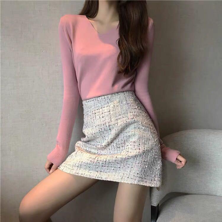 Pink and White Skirt Outfit!  Pink skirt outfits, Girly chic