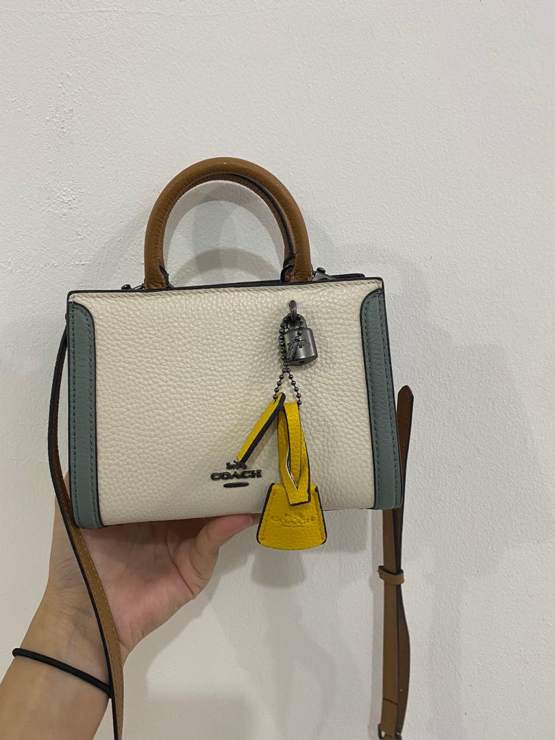 Coach Micro Zoe Crossbody, Barang Mewah, Tas & Dompet di Carousell