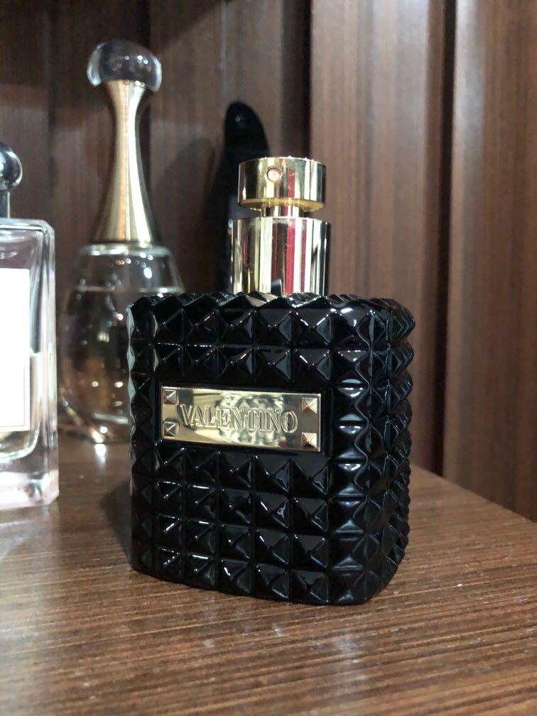 Donna noir store absolu valentino