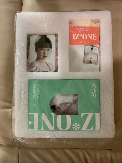 Izone Iz*one Chaewon Dicon set, Hobbies & Toys, Memorabilia ...