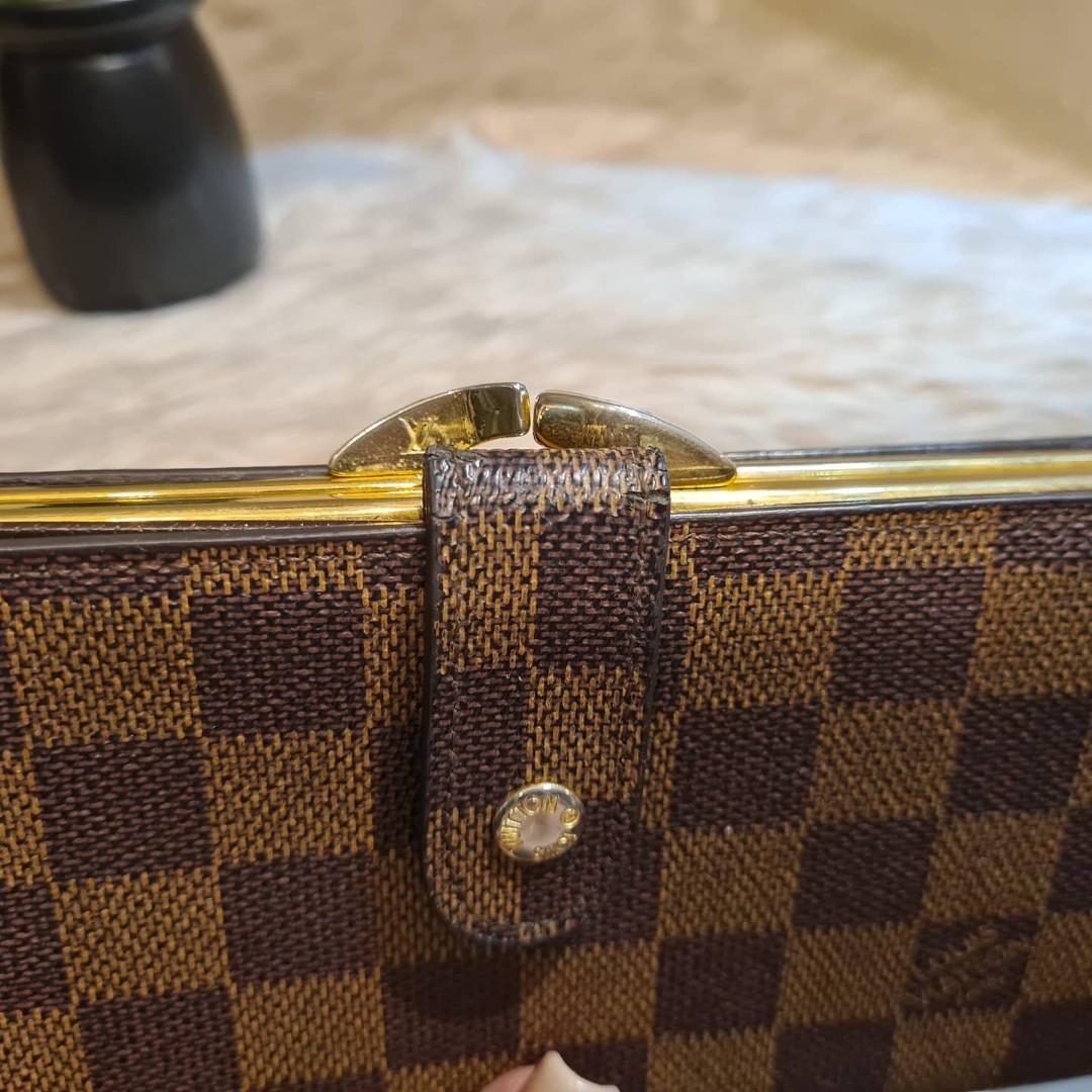 Louis Vuitton kisslock wallet damier ebene