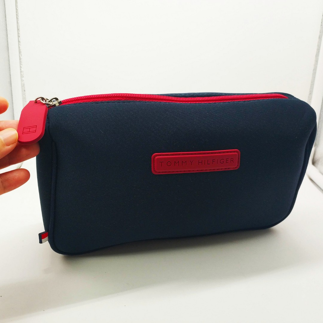 Hilfiger pouch hot sale