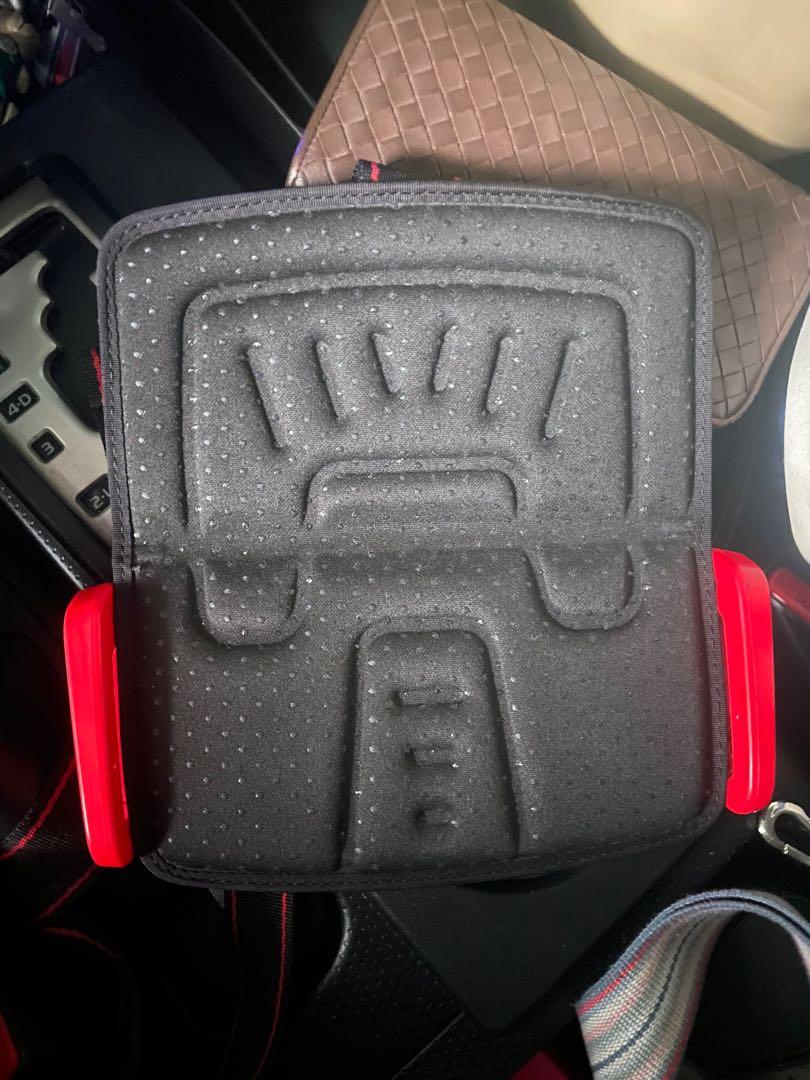 Mifold (Category: Car Seats) located in Quezon City. Submitted by watyouget (Listing ID 1097261060, Image 3). Description: We have 2 units. We bought 1 for each car. My daughter now prefers a booster seat. Price is negotiable..