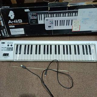 Roland Fa 07 Synthesizer Workstation 16 Track Sequencer Superb Condition Hobbies Toys Music Media Musical Instruments On Carousell