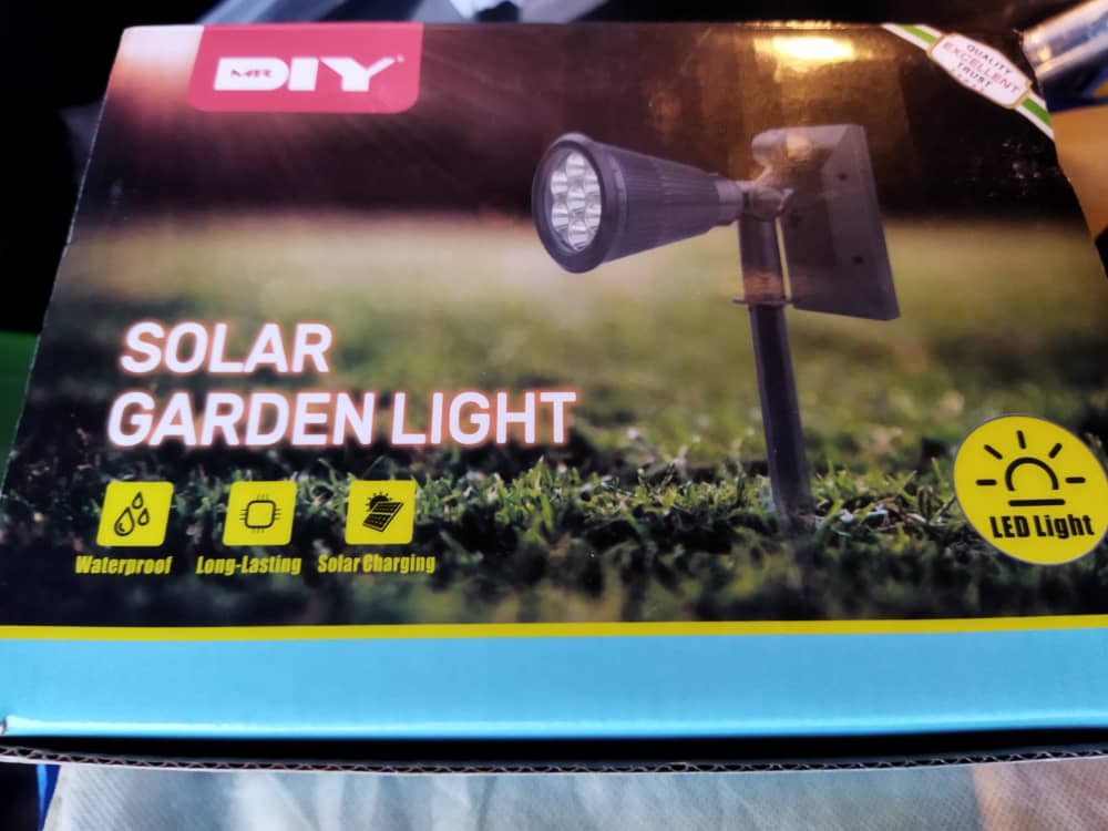 Mr diy solar outlet light