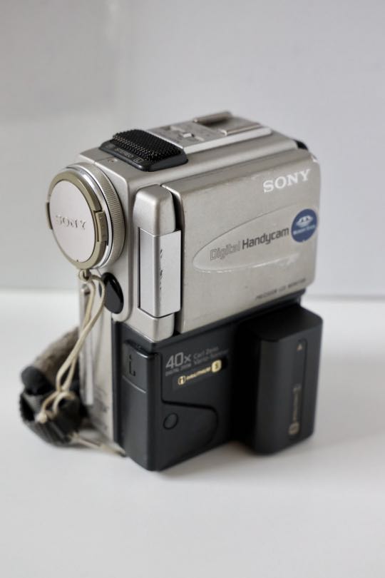 SONY DCR-PC3 DV Handycam , 音響器材, 可攜式音響設備- Carousell