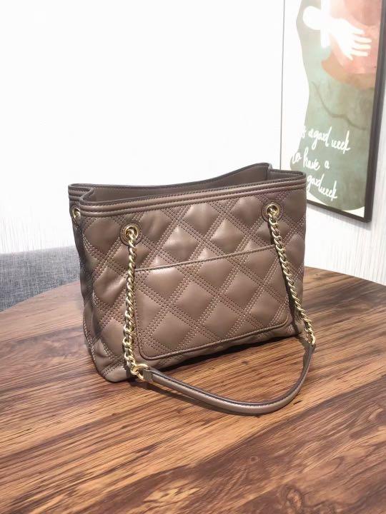 TORY BURCH Fleming Soft Small Tote Bag 75579 Classic Taupe, Women's  Fashion, Bags & Wallets, Tote Bags on Carousell