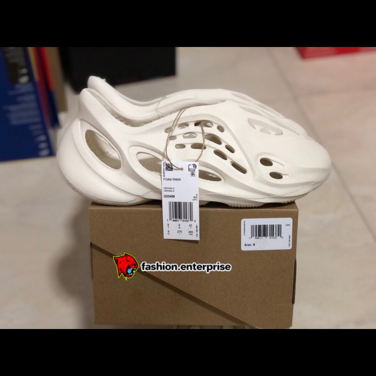 Yeezy Foam Runner Ararat, Men's Fashion, Footwear, Flipflops and Slides on  Carousell