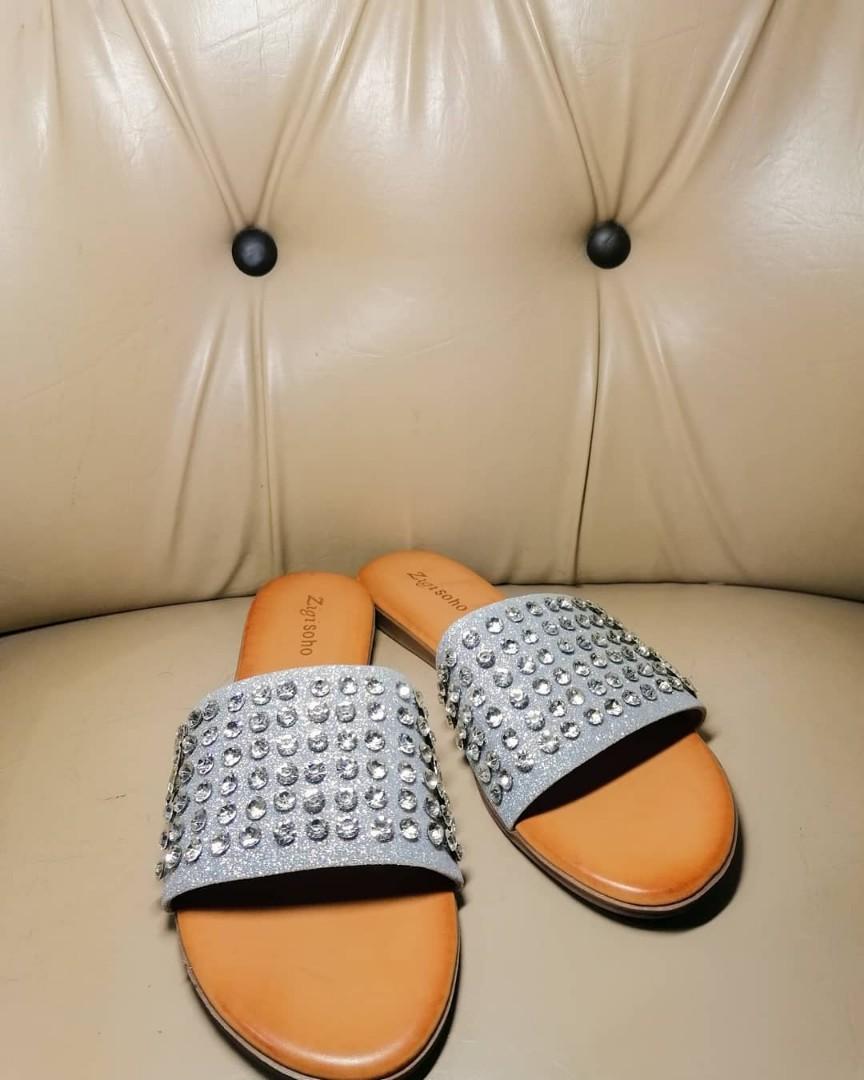 zigi soho flat sandals