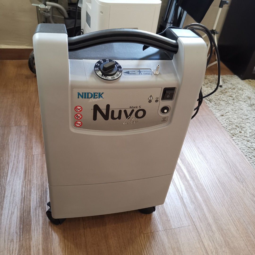 (3 wks old) Oxygen concentrator Nidek Nuvo Lite 0 5 LPM Oxygen