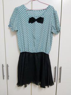 綠色黑領結 點點上衣（可愛風）