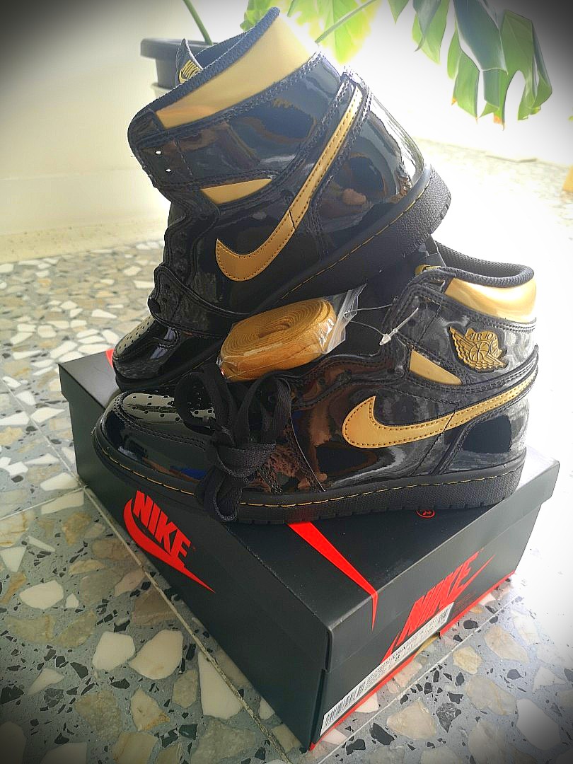 Nike air jordan 1 retro black gold patent leather store