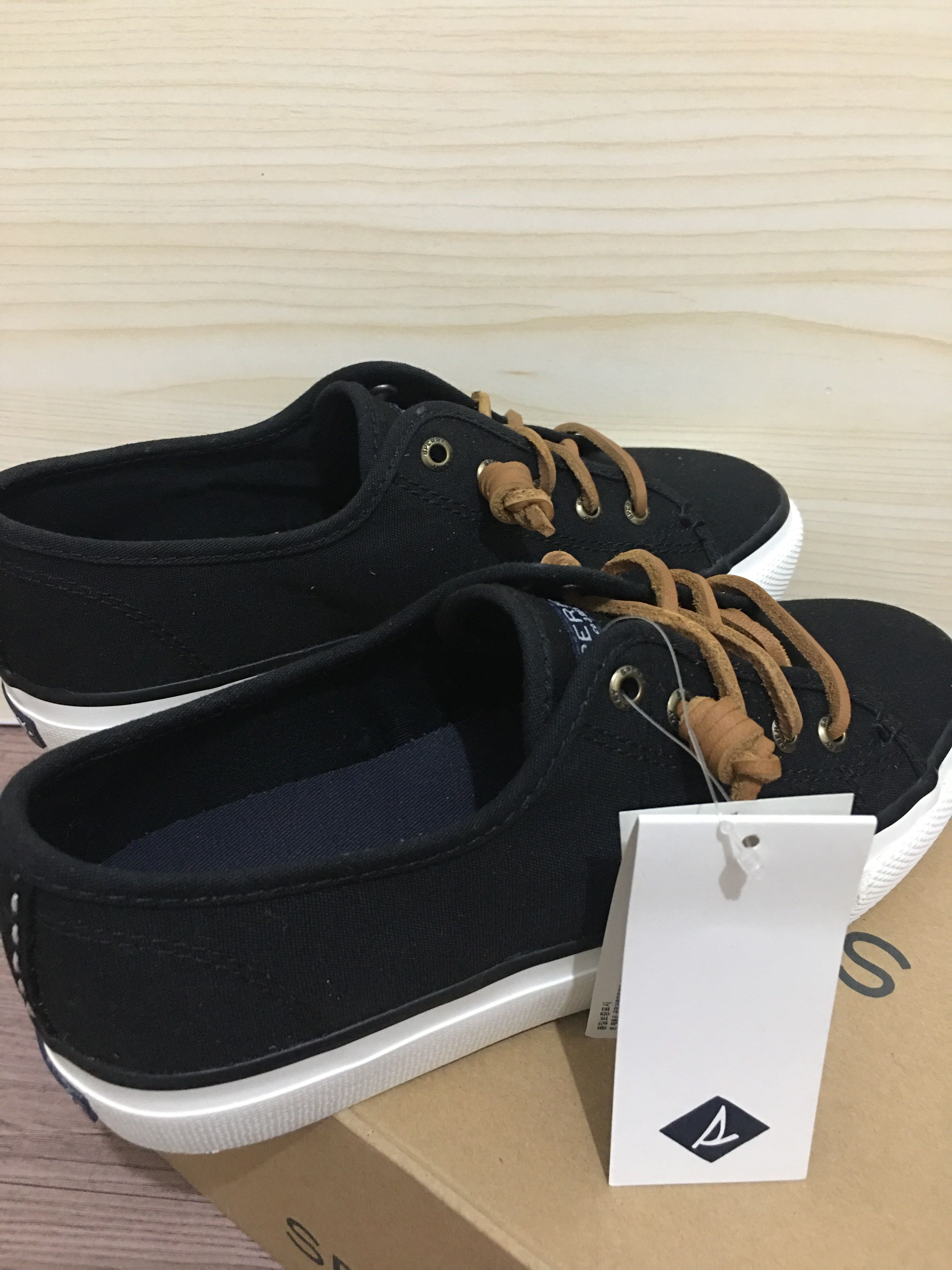 Sperry sky store sail