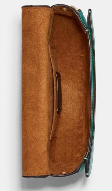 Ellen crossbody with linear clearance quilting
