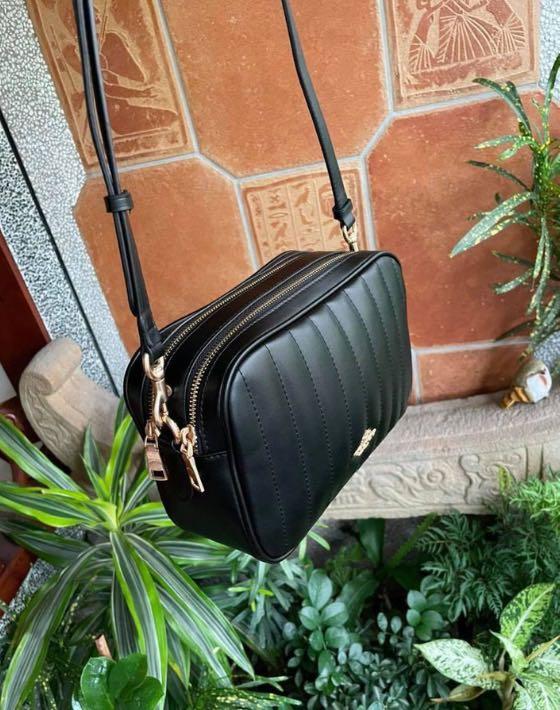 jes crossbody with linear quilting