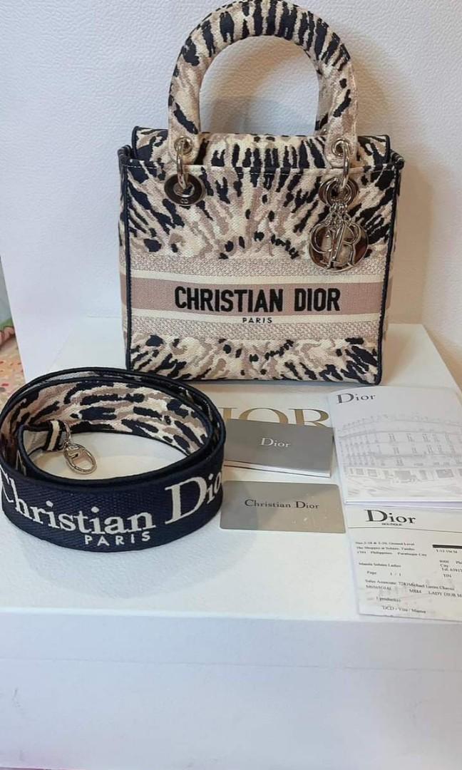 Dior Cruise 2021 Medium Lady D-Lite Bag (Category: Luxury Bags & Wallets) located in Manila. Submitted by bagislifeshop (Listing ID 1097414296, Image 2). Description: Let's talk about limited 😵😵😵 Just WOW!!! On Hand in PH🇵🇭 100% Authentic Dior Cruise 2021 Medium Lady D-Lite Bag Condition 9.8/10 ( Like New ) Comes Complete.