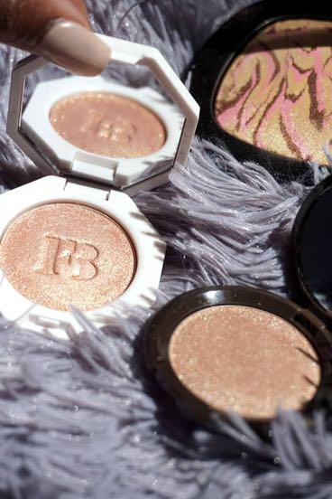 Fenty Beauty Killawatt Freestyle Mini Highlighter in Hustla Baby