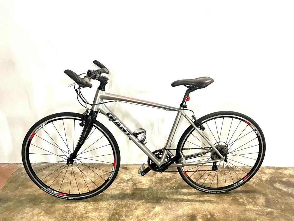 Hybrid Giant Escape RX 2014 Sports Equipment Bicycles Parts