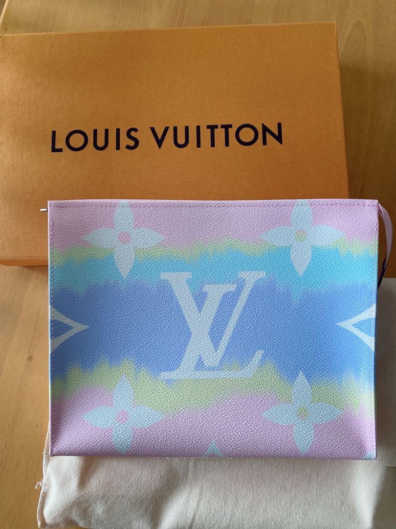 Lv escale best sale poche toilette 26