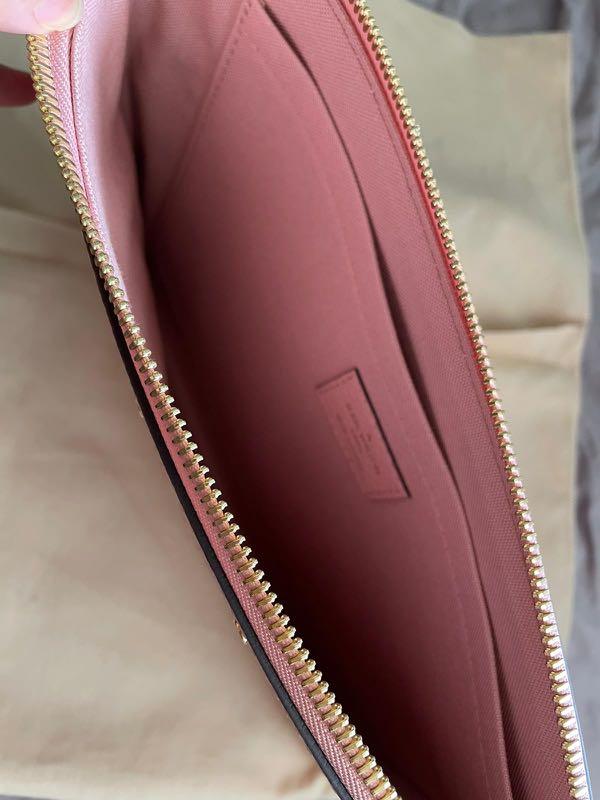 Félicie leather clutch bag Louis Vuitton Pink in Leather - 38136554