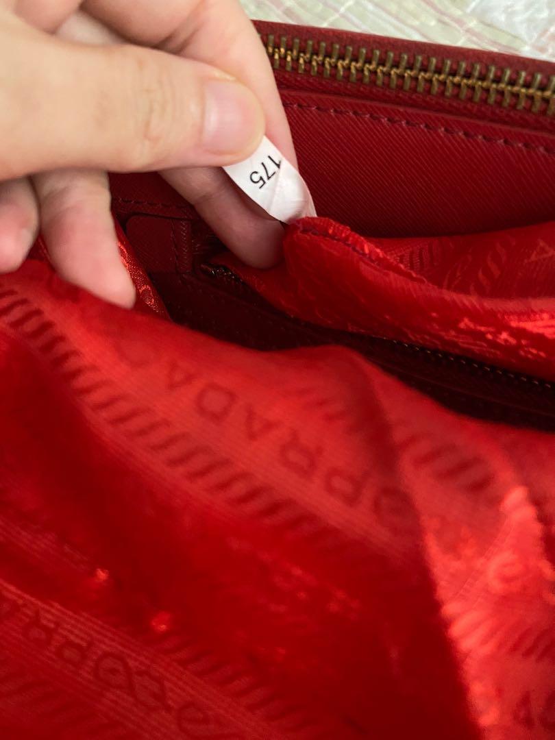 PRADA Logo Ribbon Nylon Mini Bag Pochette Shoulder Bag Red Vintage Old  Tfn4t8 