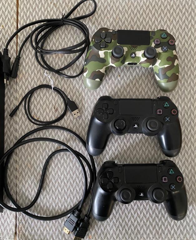 PS4 500GB + 3 Controllers + 3 Games + All cords, Video Gaming, Video