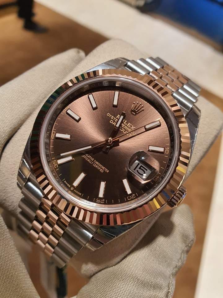 Rolex Datejust 41mm in Oystersteel and Everose Gold featuring a
