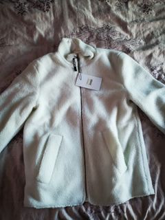 (Category: ) located in . Submitted by hautewear (Listing ID 1097461076, Image 1). Description: .
