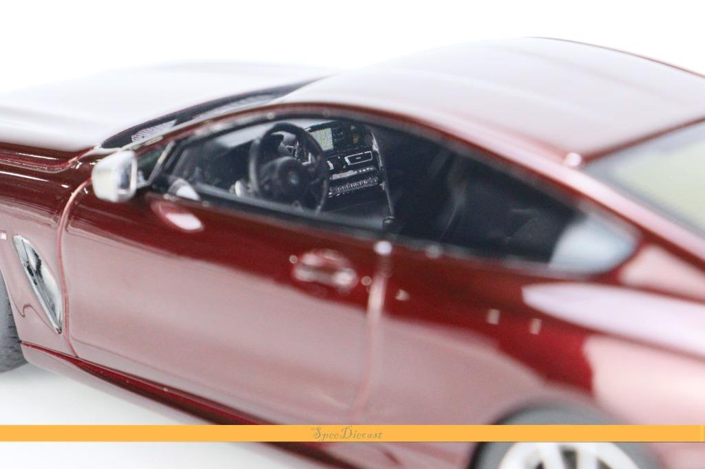 今季一番 TSM MODEL アベンチュリンレッドメタリック【TSM430454 1/43