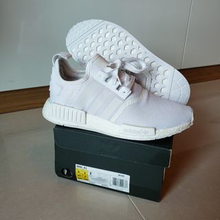 nmd r1 triple white