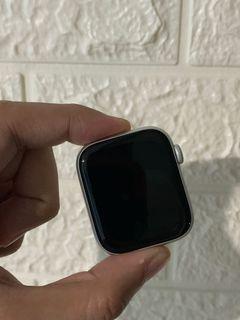 Apple Watch Series 4 Nike Edition GPS + Cellular Apple Watch Series 4 Nike Edition GPS + Cellular