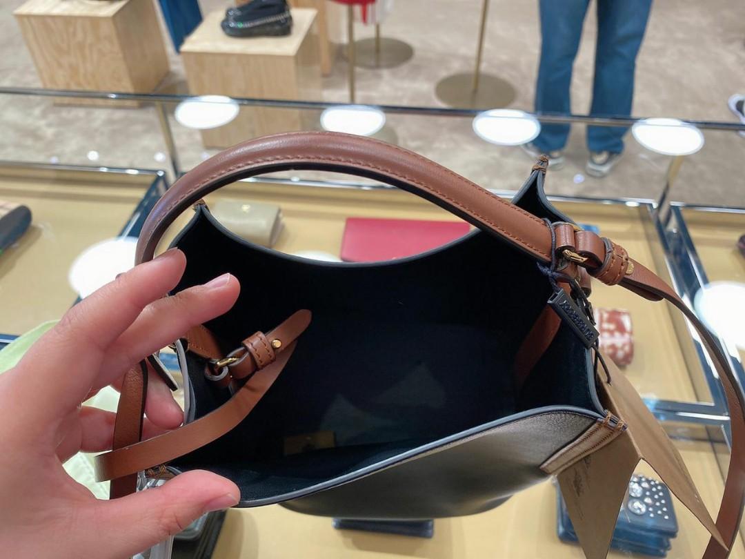 Burberry peggy bag clearance
