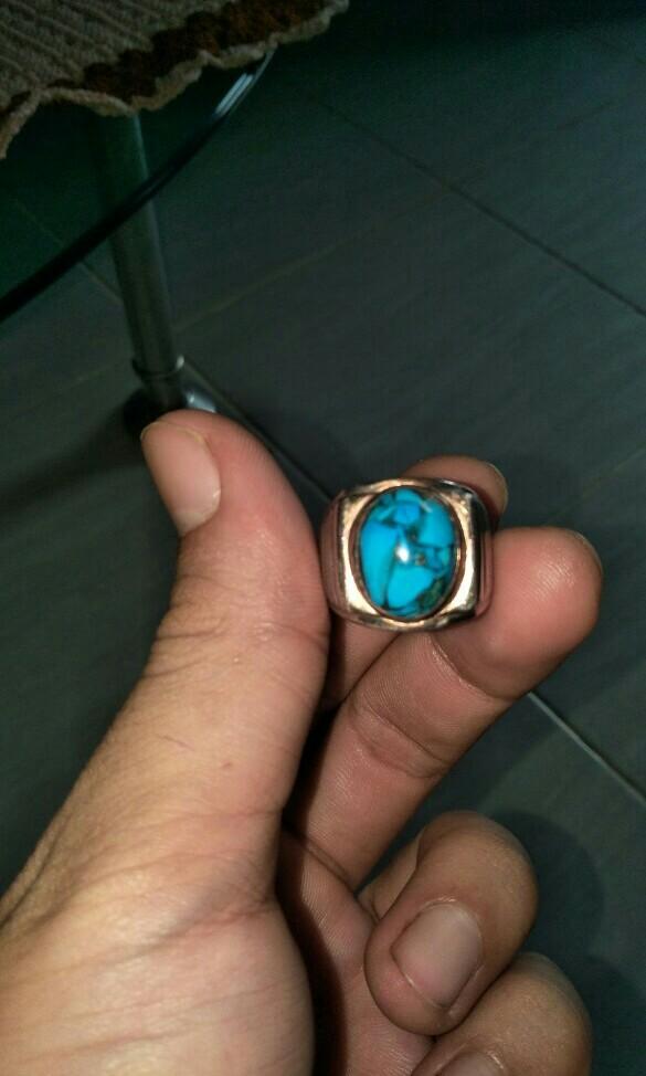 Batu pirus serat emas
