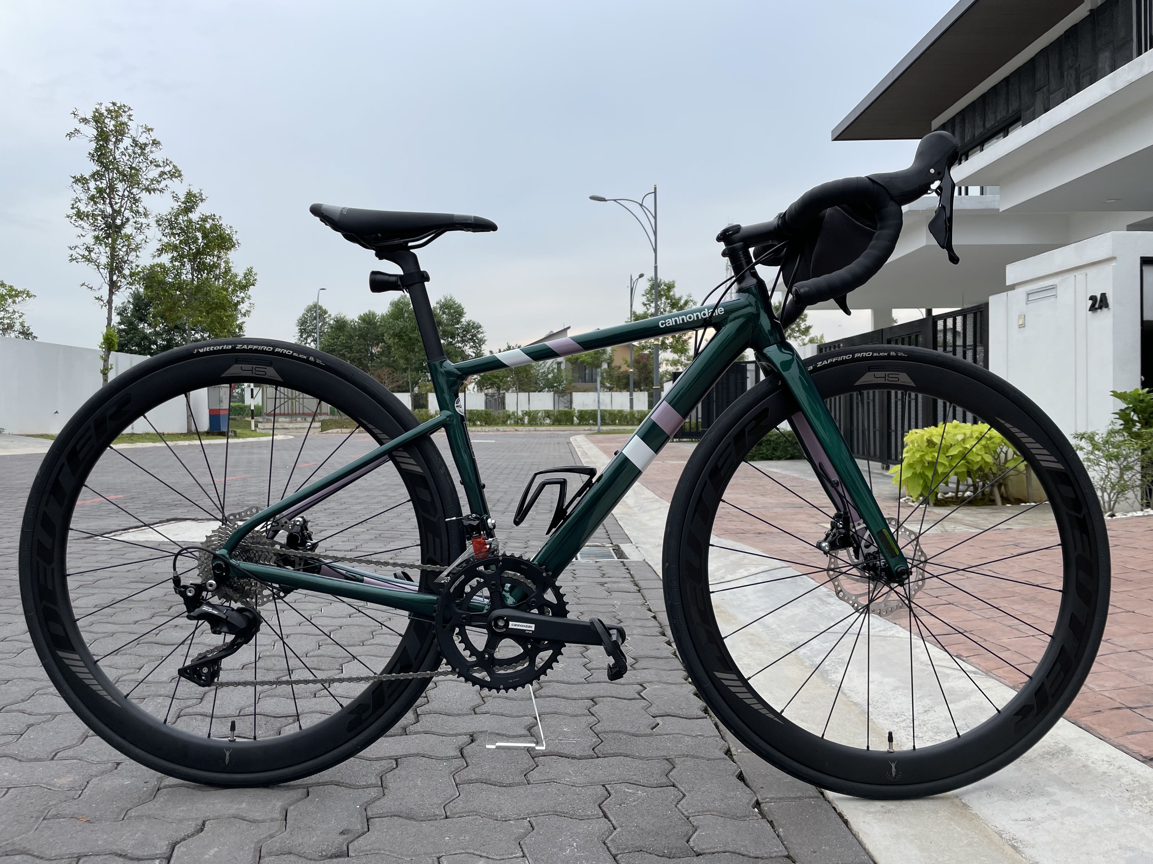 Cannondale CAAD13 105 size 44 with Deuter F3 Seal bearing 45mm carbon rim
