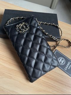 (Category: ) located in . Submitted by luxurious_wardrobe (Listing ID 1091842859, Image 1). Description: .