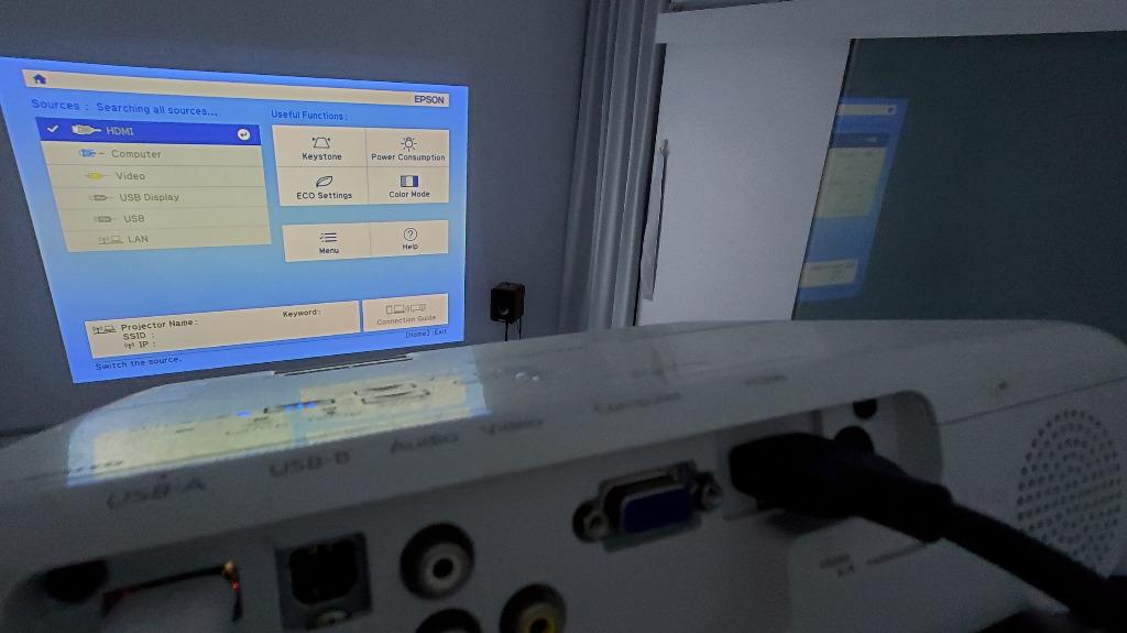 Epson VS250 SVGA HDMI 3LCD Projector w horizontal & vertical keystone