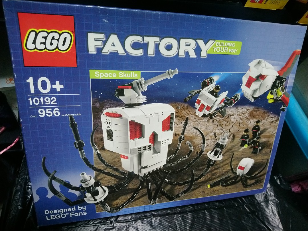 Lego best sale space skulls