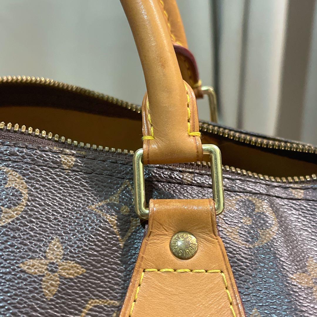 Louis Vuitton Speedy Bando 30 (Category: Luxury Bags & Wallets) located in Quezon City. Submitted by theluxurycityph. (Listing ID 1091788894, Image 3). Description: 💯 LOUIS VUITTON SPEEDY BANDO 30 inclusions — dustbag, sling strap,lock and keys, card condition — excellent 💯All of our items are Authentic *color may vary due to lighting* 💛 dm us for inquires and for more detailed photo. 💛 open for meetup or shipping 𝗗𝗶𝘀𝗰𝗹𝗮𝗶𝗺𝗲𝗿 — TheLu