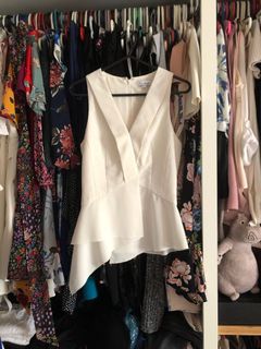 (Category: ) located in . Submitted by walnutwardrobe (Listing ID 1091814699, Image 1). Description: .
