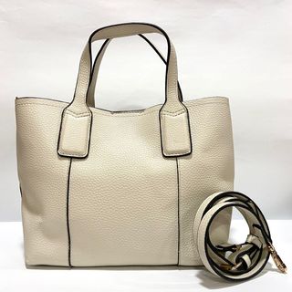 (Category: ) located in . Submitted by a.yucloset (Listing ID 1091835100, Image 1). Description: .