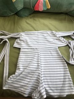（分類：）位於 。 由 _chicwardrobe_ 提交（商品編號 1091729417，圖片 1）。簡介： 。