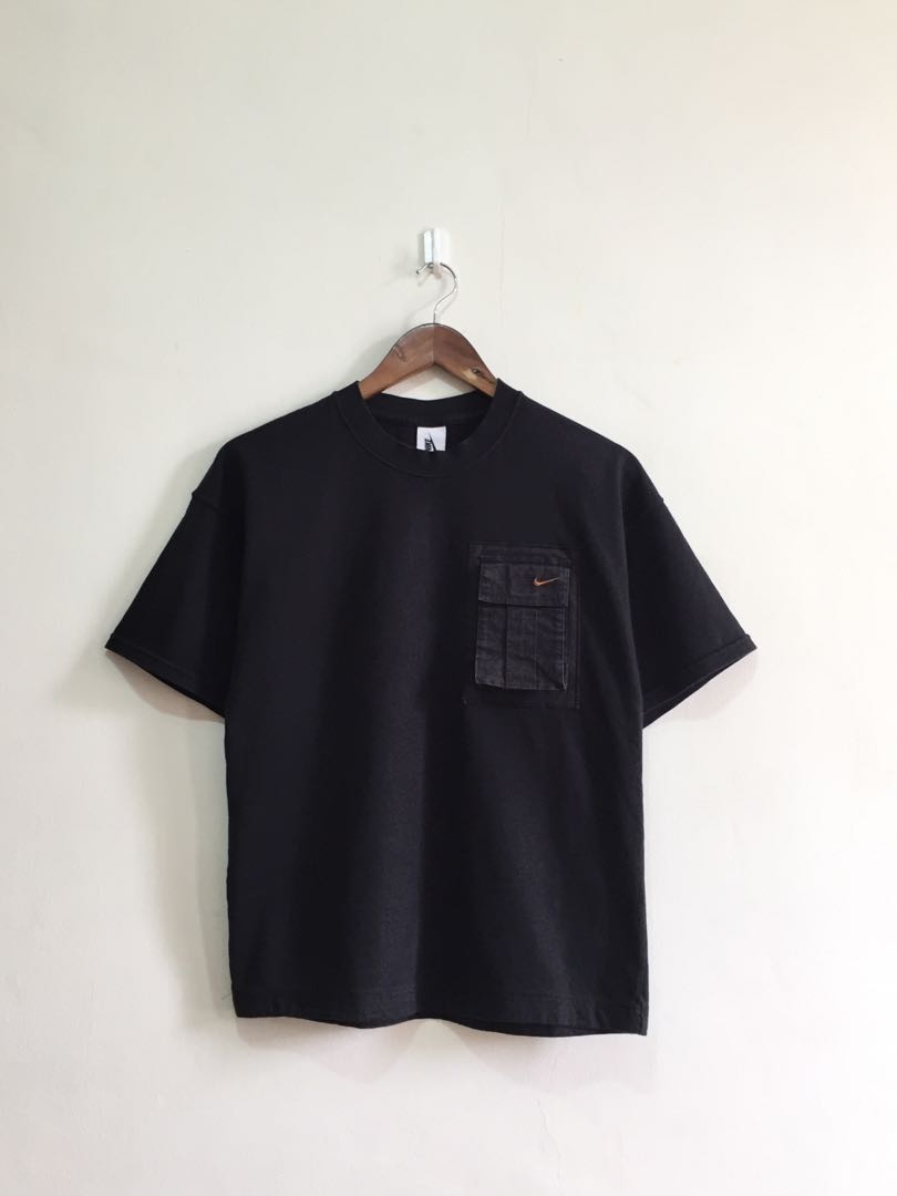 Nike pocket tee 2025 x travis scott