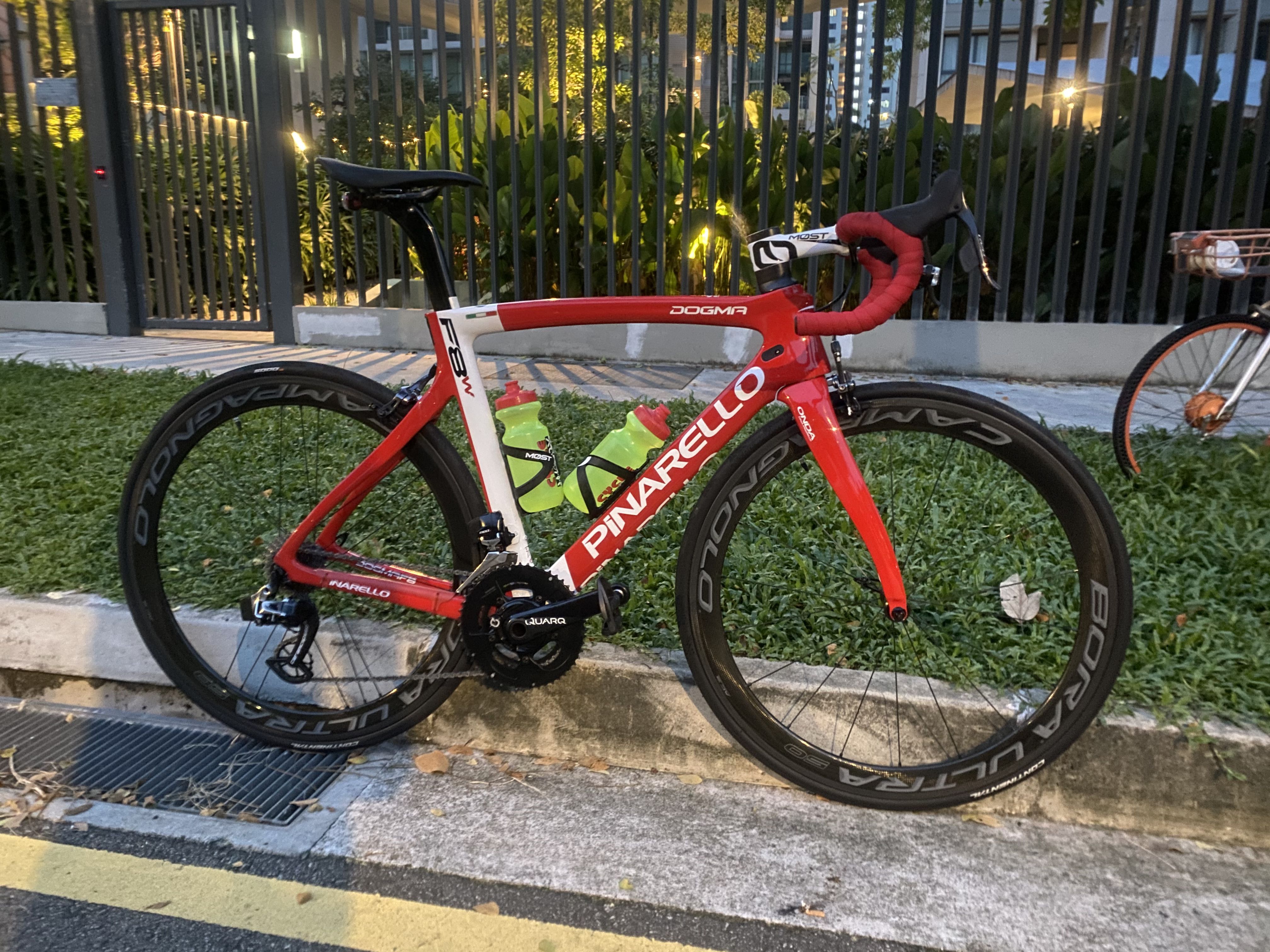 Pinarello f8w 2025