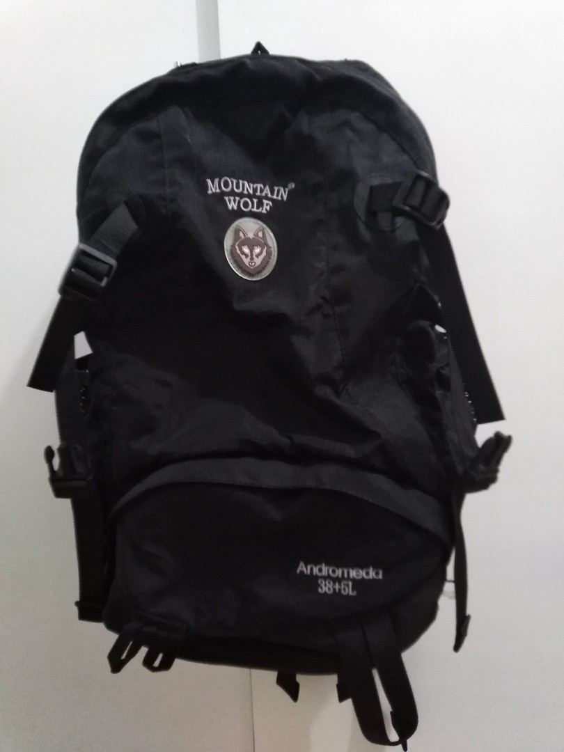 Preloved Original Mountain Wolf Backpack, Men's Fashion, Bags