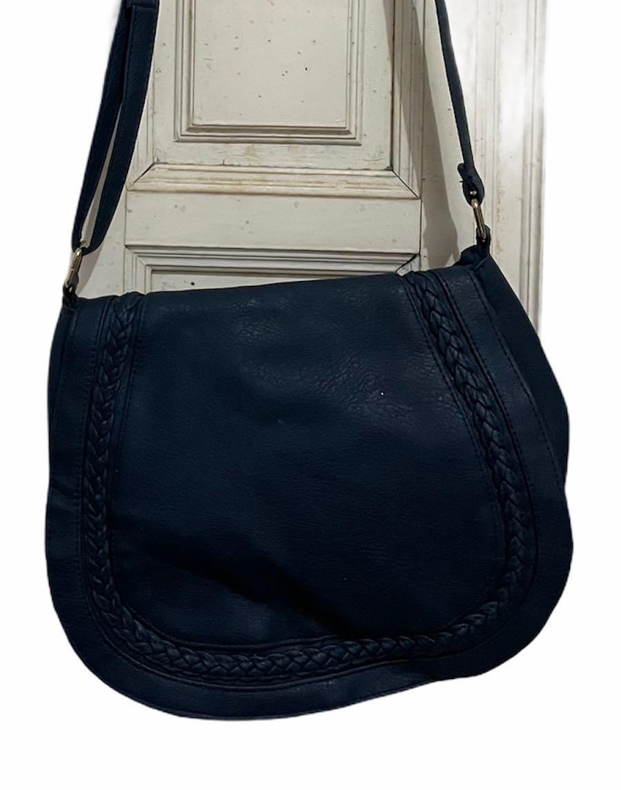 CLEARANCE Rampage sling bag Men s Fashion Bags Sling Bags on