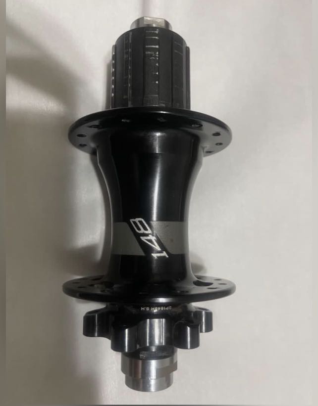 Rush sale! Specialized Rear & Front Hub, Sports Equipment, Bicycles & Parts, Bicycles on Carousell