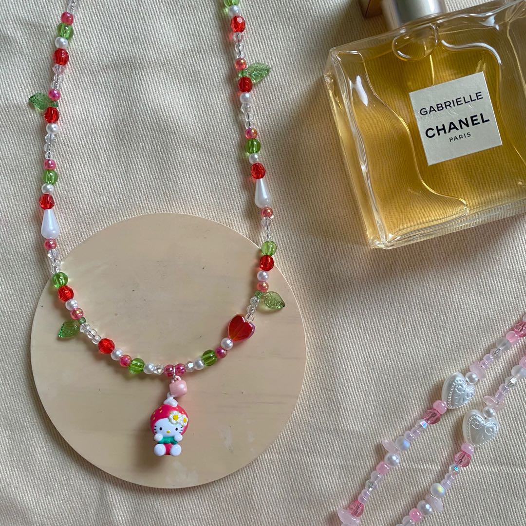 Hello kitty bead deals necklace