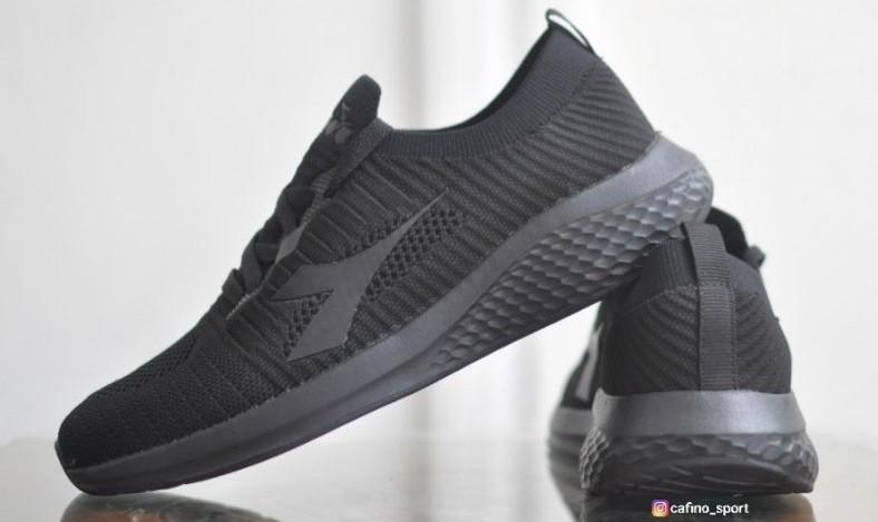 Sepatu diadora full hot sale black