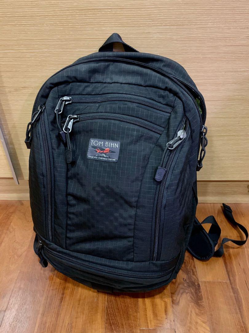 Tom Bihn Synapse 19 Black 400 Halcyon / Wasabi, Men'S Fashion, Bags,  Backpacks On Carousell