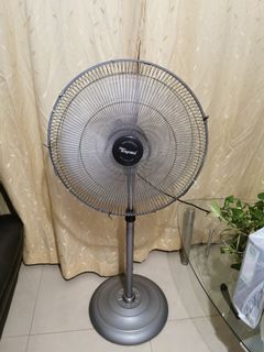 (Category: ) located in . Submitted by gio77 (Listing ID 1091899907, Image 1). Description: .